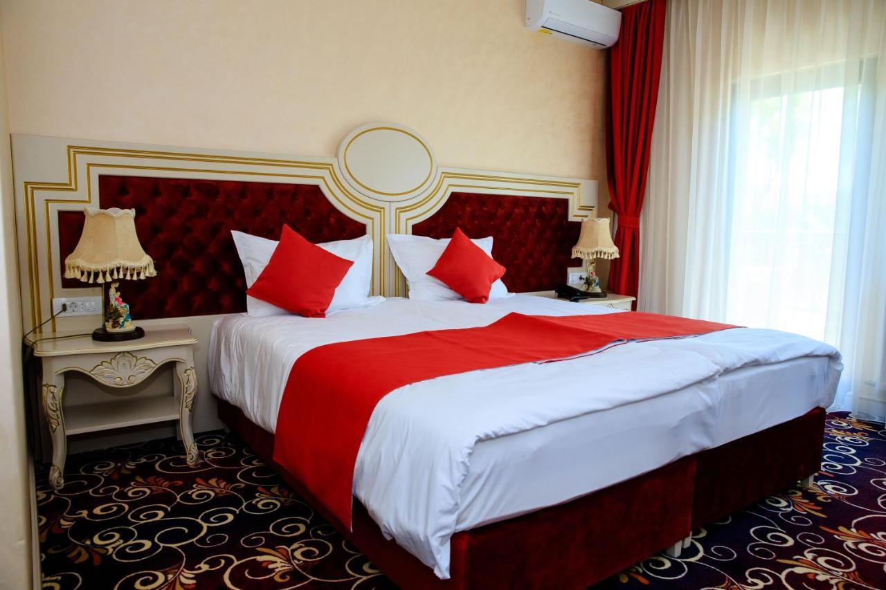 La Casa Cu Stuf Hotel Baldovinesti Kültér fotó